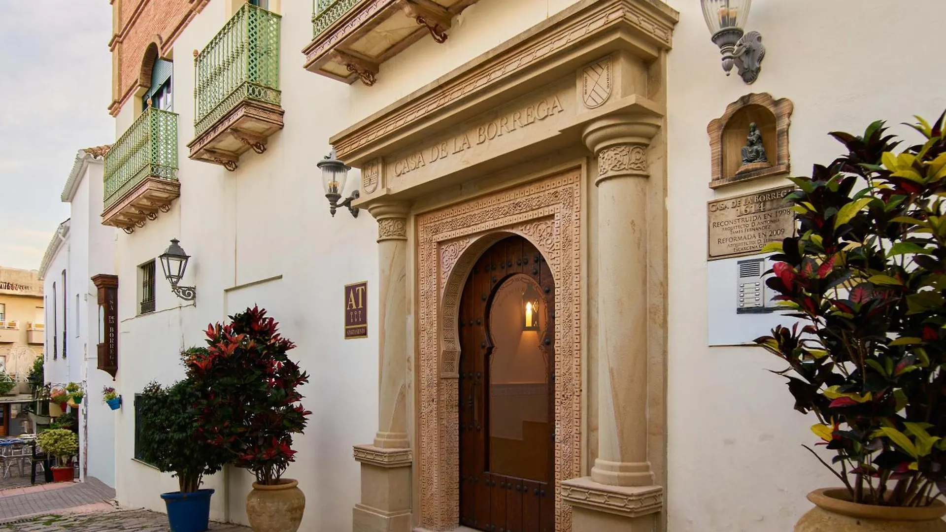 Apartamentos Turisticos Casa De La Borrega contacts