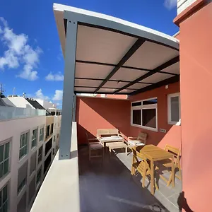 las-canteras-tico-con-terraza-de-16m2-rosamar.in-canary-islands.com/